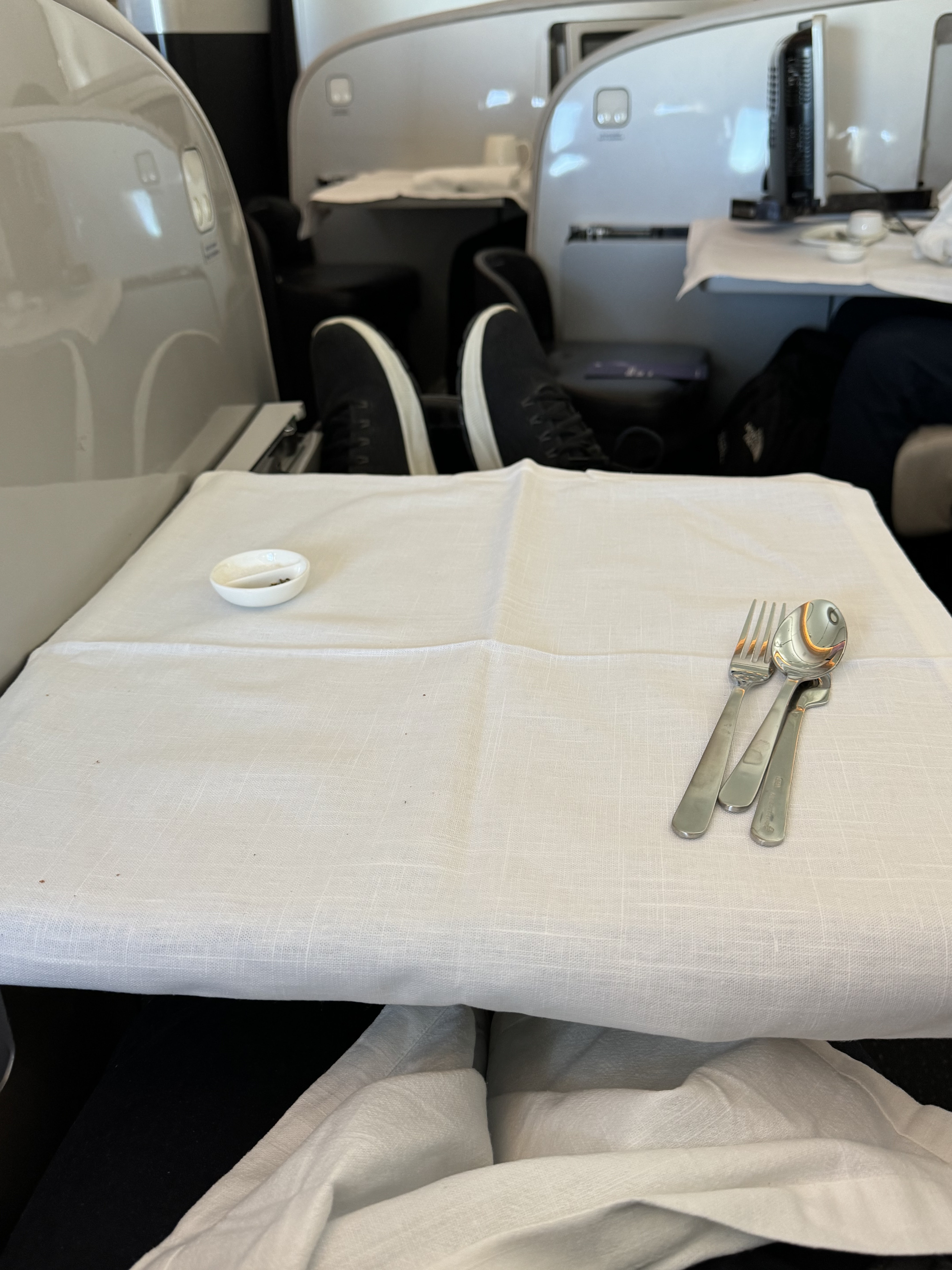 Empty service with tablecloth